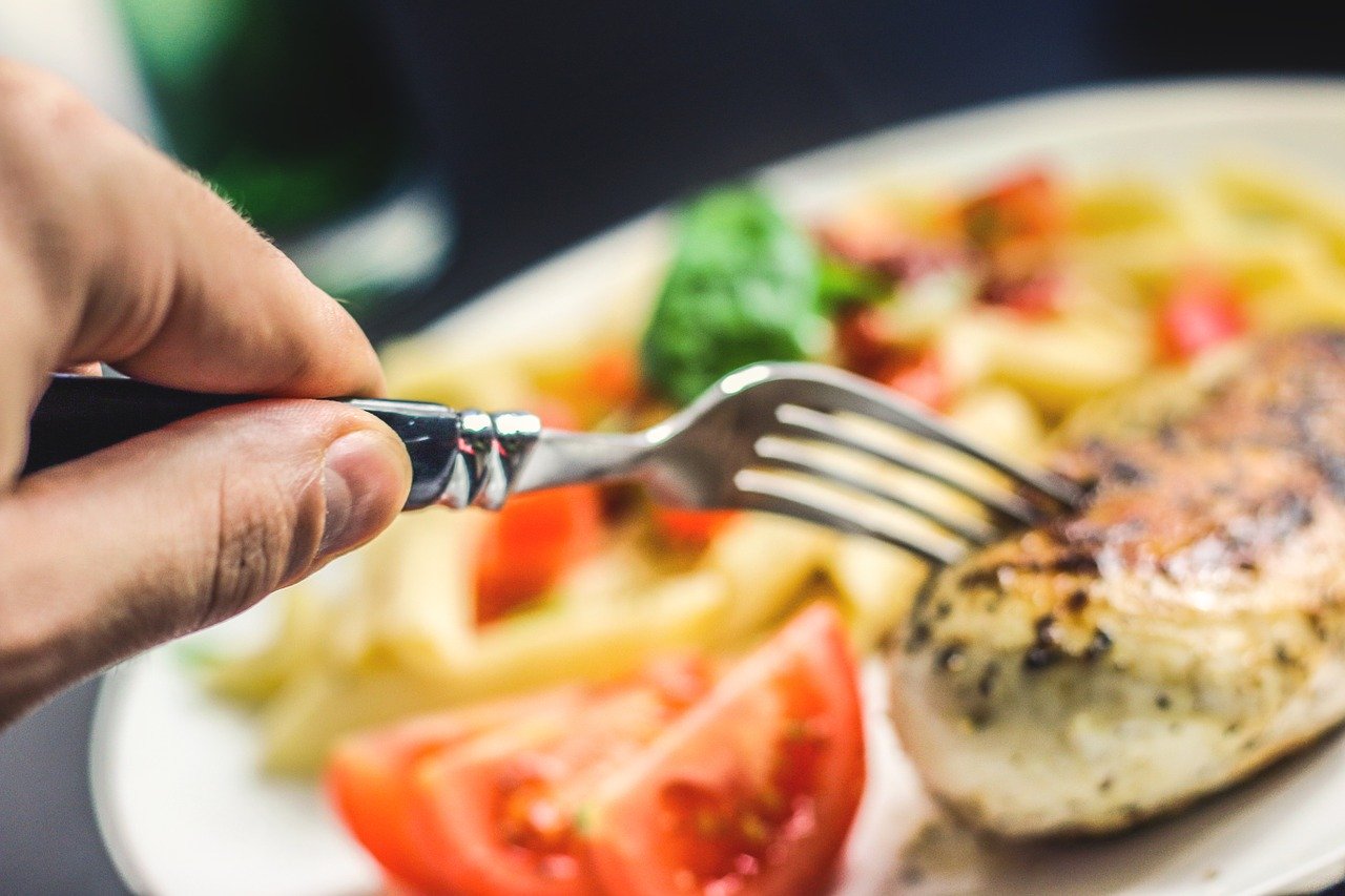 Jak jeść zdrowe posiłki w pracy?