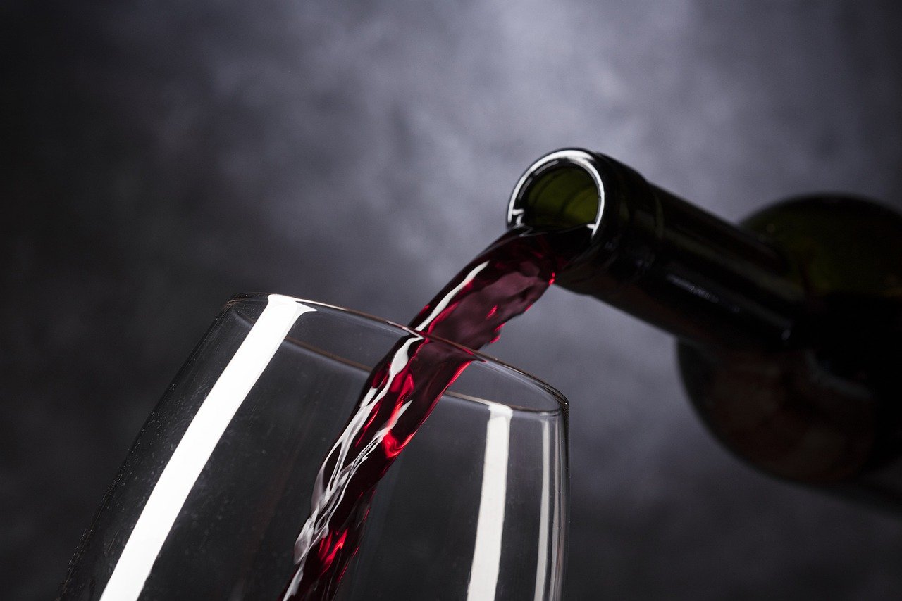 Serwowanie win – o czym pamiętać?