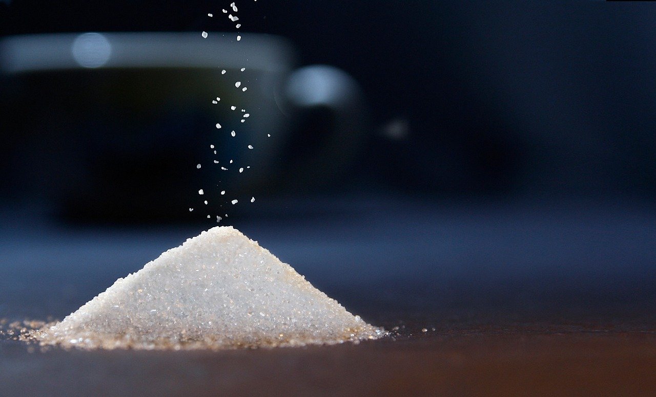Czy warto zastąpić cukier słodzikiem?