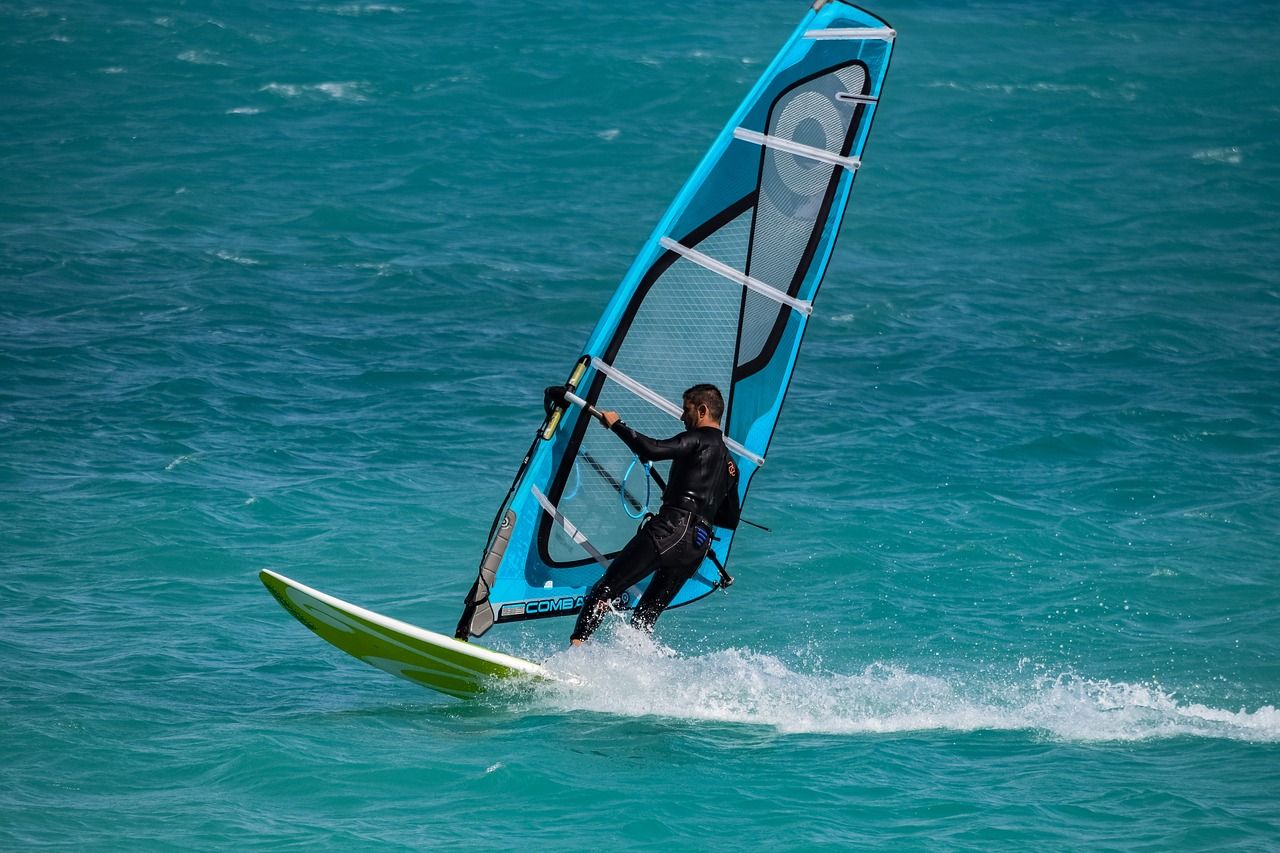 Kto może uprawiać windsurfing?